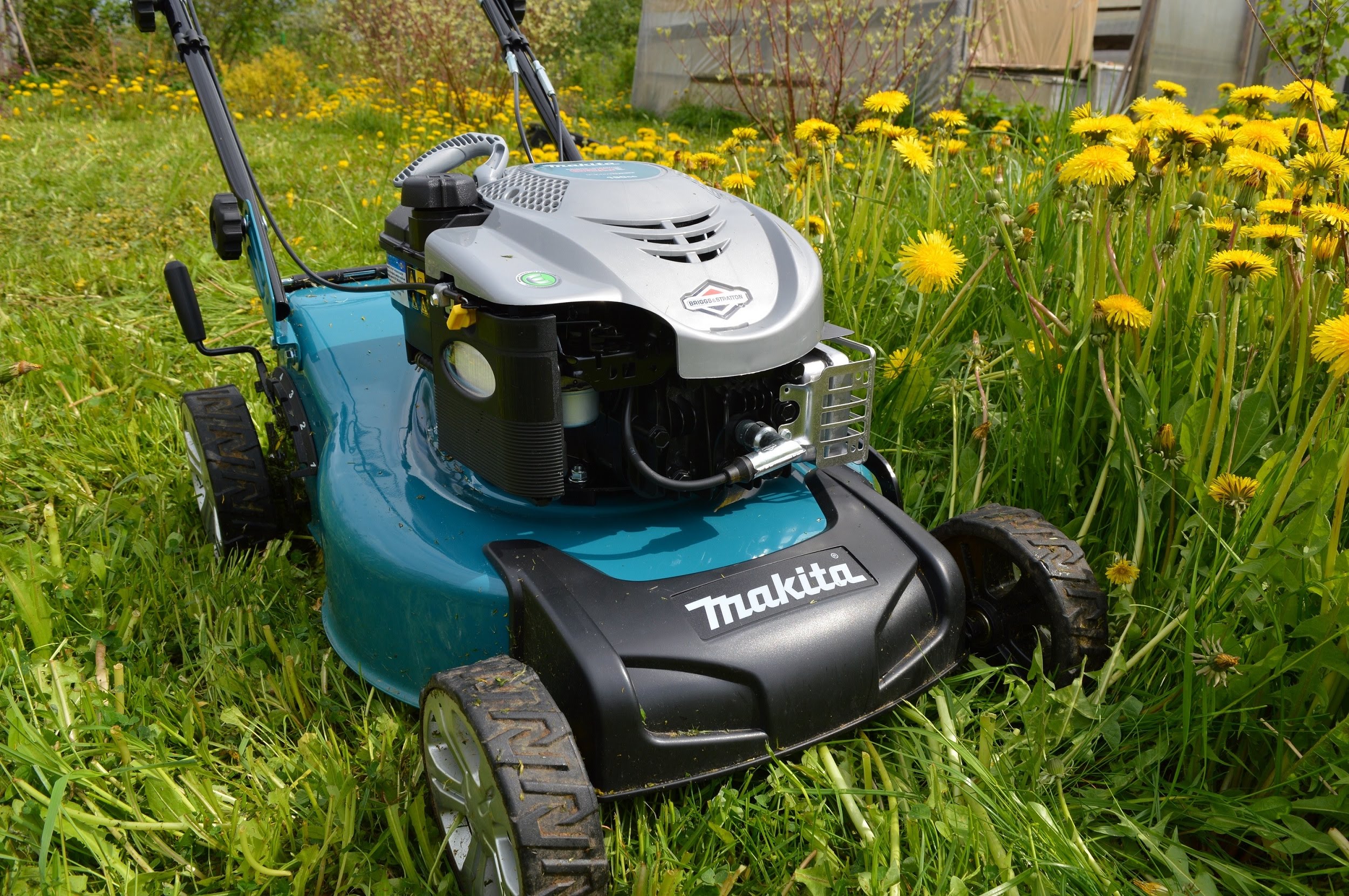 Газонокосилка Makita